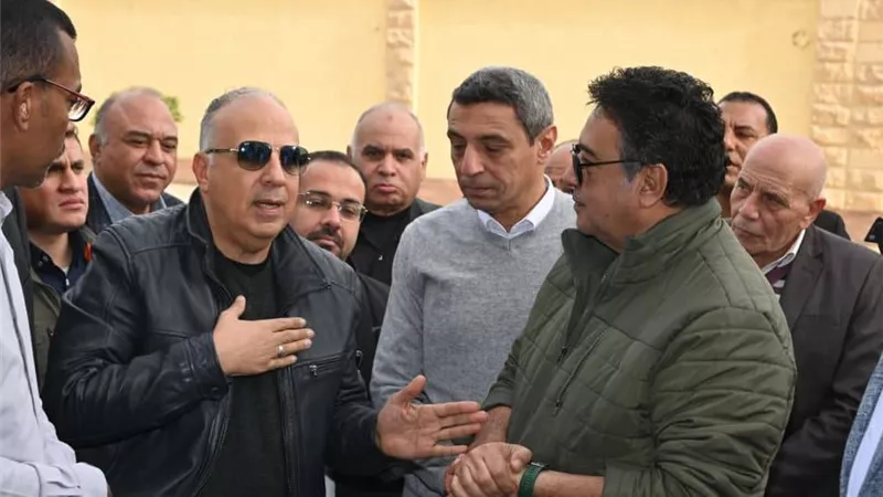 تحرير مخالفات على ترعة الشلوفة بالسويس ودراسة إنشاء شبكة صرف زراعي 