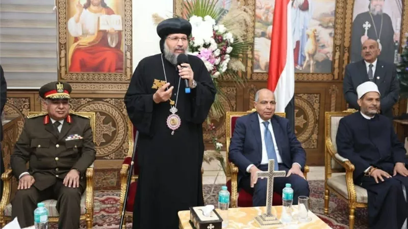 محافظ المنيا يواصل جولاته على المطرانيات للتهنئة بالعيد