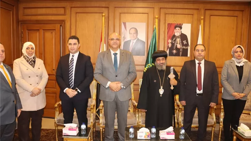 محافظ القليوبية يقدم تهنئة عيد الميلاد المجيد بمطرانية شبين القناطر