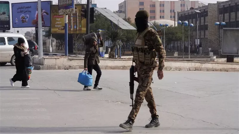 اشتباكات عنيفة بين القوات الحكومية السورية وقسد في حلب|فيديو