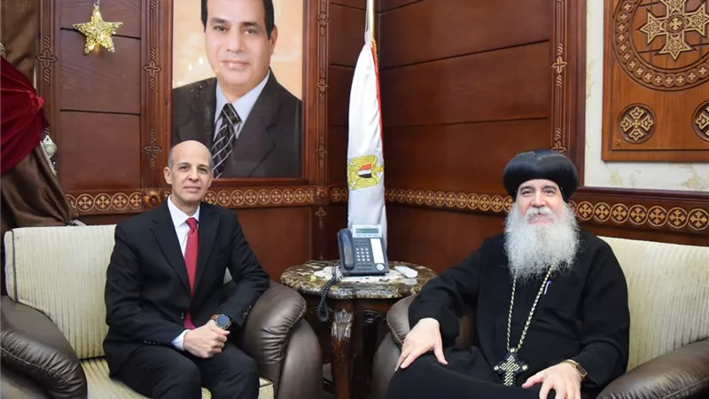 رئيس جامعة بنى سويف يزورالكنائس والأديرة  للتهنئة بعيد الميلاد المجيد