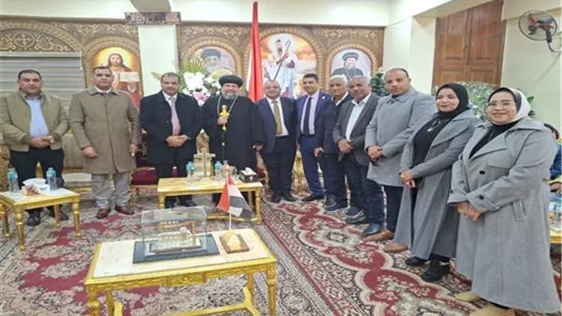 «حياة كريمة» تقدم التهنئة بعيد الميلاد المجيد بكنائس المنيا