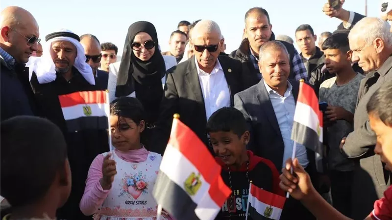 محافظ شمال سيناء يفتتح محطة تحلية مياه وادي العمرو 