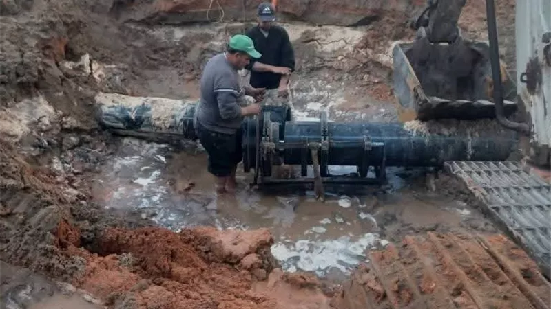 رئيس مدينة بلطيم يشرف ميدانيا على إصلاح عطل خط طرد محطة الرفع