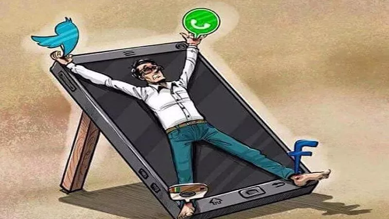 «الصدمة الثقافية».. هل أثرت السوشيال بشكل مبالغ على سلوك الشباب؟| فيديو