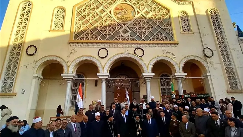 محافظ الدقهلية يقدم التهنئة بعيد الميلاد المجيد بمطرانية ميت غمر ودقادوس