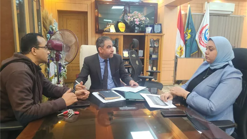 وكيل «صحة أسيوط» يبحث سبل تطوير الرعاية الحرجة وتعزيز خدماتها الطبية