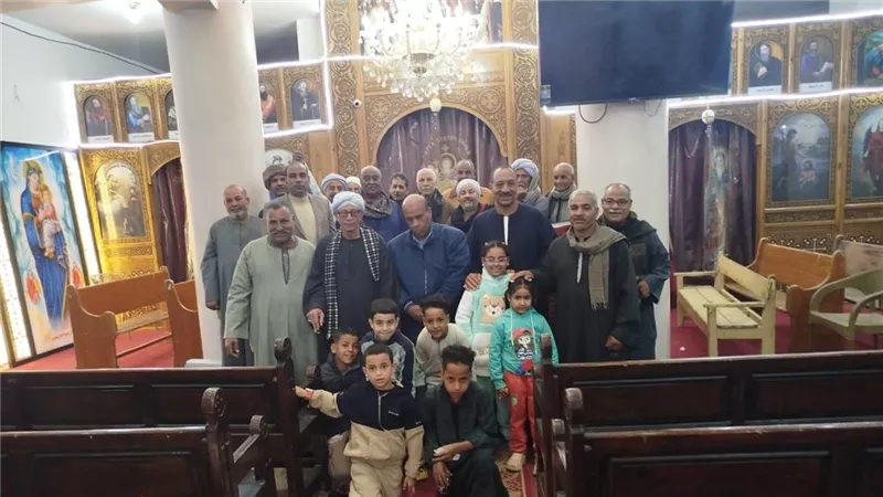 رئيس مركز ومدينة الزينية يهنئ الأقباط بعيد الميلاد المجيد