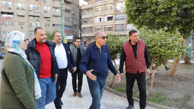 محافظ المنيا يتفقد عدداً من الميادين لتطويرها ورفع كفاءتها