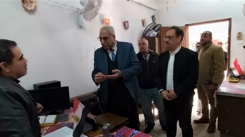  مدير«تعليم القليوبية»: لا تهاون في انضباط العمل الإداري