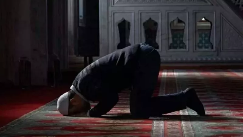 ما هو آخر وقت لصلاة العشاء؟.. أمين فتوى يشرح