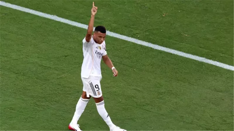 تصريح مفاجئ من رئيس أتلتيكو مدريد بشأن غياب مبابي عن السوبر الإسباني