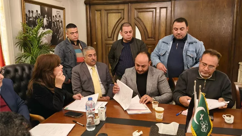الحسيني الشرقاوي يتقدم بأوراق ترشحه لرئاسة حزب الوفد