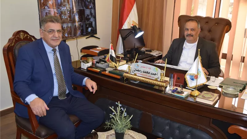 رئيس مياه القناة يعقد لقاءات دورية مع أعضاء مجلس النواب