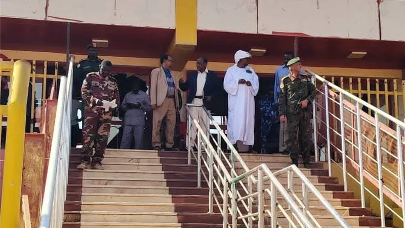بعد أن دمرها الحرب.. انطلاق إعادة تأهيل ملعبي الهلال والمريخ بالخرطوم