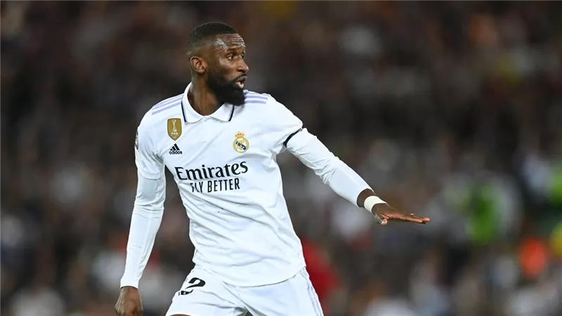 عودة روديجر تدعم دفاع ريال مدريد قبل مواجهة أتلتيكو مدريد