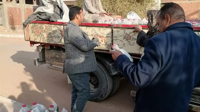 ضبط منتجات مجهولة المصدر بحملة تموينية ببلاط بالوادي الجديد