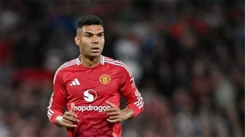 بالميراس يراقب وضع كاسيميرو مع مانشستر يونايتد وسط شائعات
