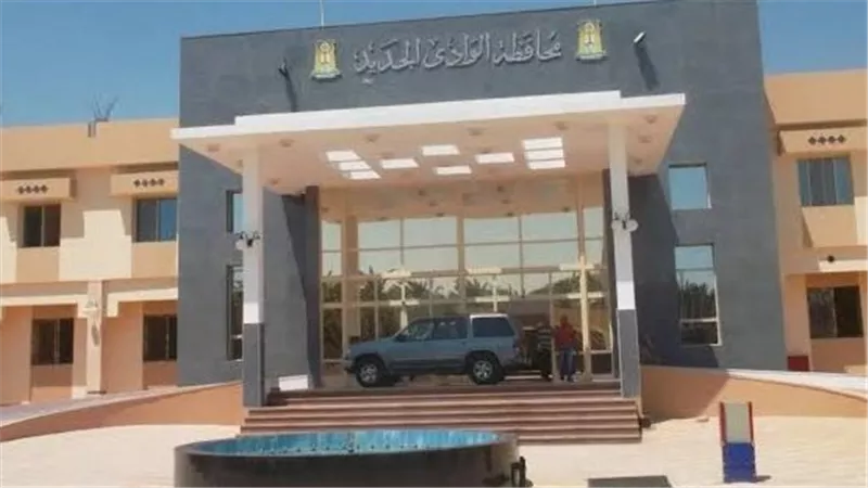 طقس متقلب يضرب الوادي الجديد.. وتحذيرات للسائقين من القيادة السريعة