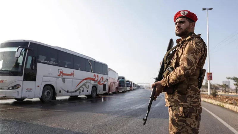  تصعيد جديد في حلب.. القوات الكردية ترفض الخروج رغم وقف إطلاق النار