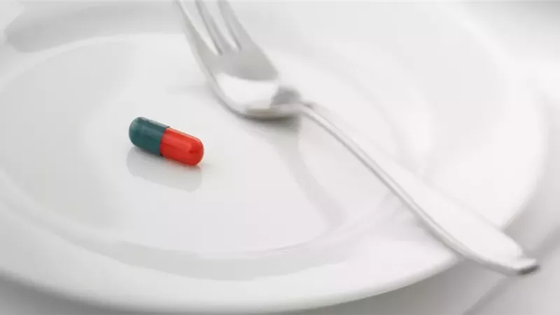 «قبل ما تستخدميها».. أطباء يحذرون من كبسولات زيادة الوزن
