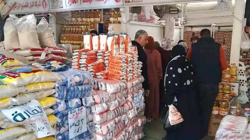 محافظ الدقهلية يؤكد استمرار التخفيضات بالمعرض الدائم للسلع الغذائية