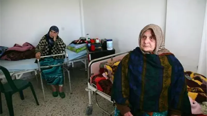 «التضامن» تكشف خطة إنقاذ كبار السن من شقق غير مرخصة بالإسكندرية| فيديو