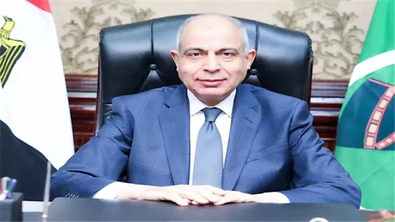 محافظ المنيا يعلن جاهزية المدارس واللجان لبدء امتحانات نصف العام