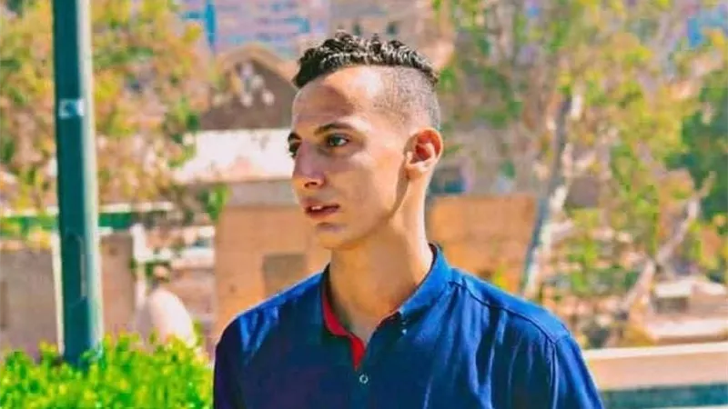 حسن الخاتمة.. وفاة شاب أثناء إمامته لوالده في الصلاة بمحل عملهما بقليوب