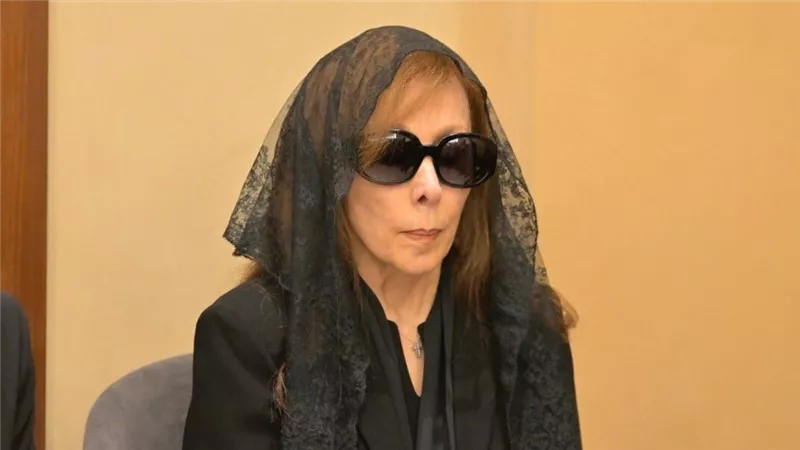 هالة صدقي لـ فيروز بعد وفاة نجلها: «إحساس صعب ربنا ما يوريه لحد»