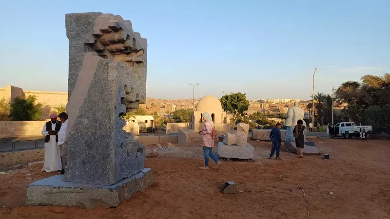 حمدي السطوحي: سمبوزيوم أسوان للنحت استدامة الفن المصري وتعزيز الإبداع 