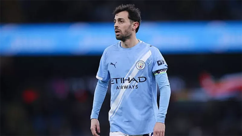 برشلونة يؤجل حسم صفقة برناردو سيلفا بقرار من هانز فليك