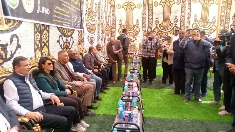 وزراء التخطيط والزراعة ومحافظ أسوان يتفقدون مشروعات تأهيل المساقي 