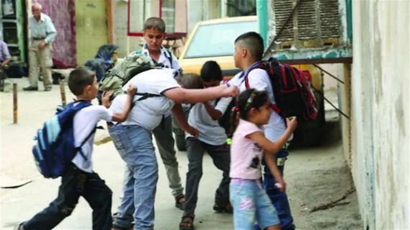 كانوا بيلعبوا داخل صالة بلايستيشن.. إصابة طفل بسلاح أبيض بطامية في الفيوم