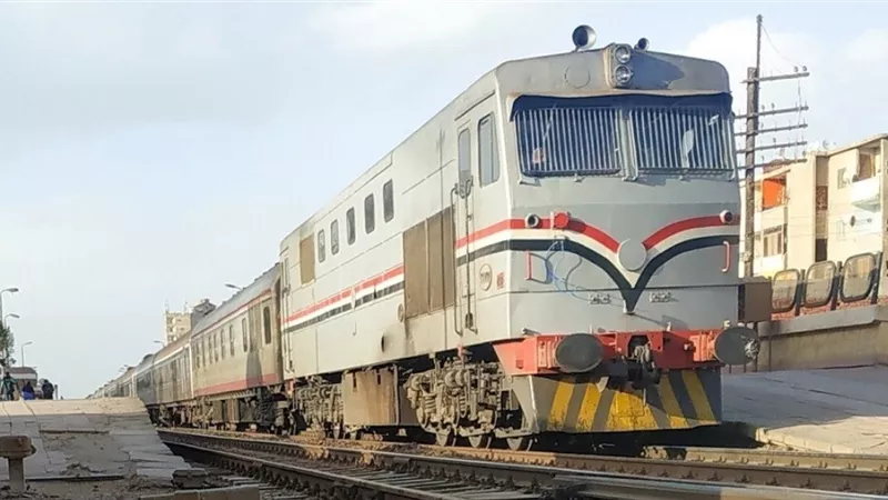 «دهسه قطار».. مصرع شخص بمزلقان محي الدين ببني سويف من أجل إنقاذ طفلة