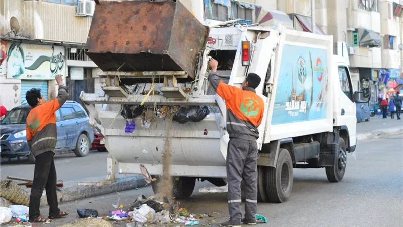   رئيس بورفؤاد يتابع جهود نهضة مصر للخدمات البيئية في رفع المخلفات
