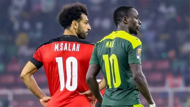 صدام تاريخي محتمل بين محمد صلاح وماني في أمم أفريقيا 