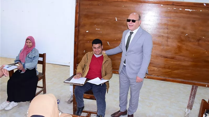 النعماني يتفقد امتحانات كلية التربية النوعية بجامعة سوهاج