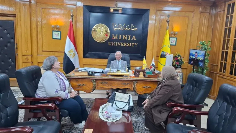 رئيس جامعة المنيا يستقبل وفد المجلس القومي للمرأة لبحث تعزيز سُبل التعاون 