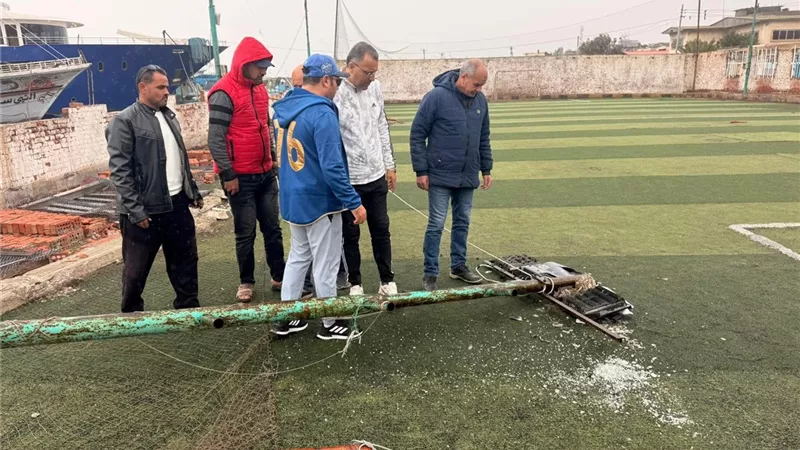 بعد انهيار جزء من ملعب كفر حميدو.. وكيل الشباب يحيل المسؤول للتحقيق