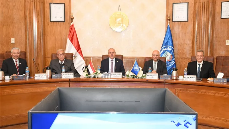 لجان لاختيار عميد كلية الطب البيطري بجامعة قناة السويس