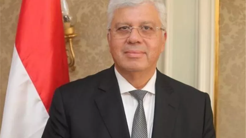 من كرسي الوزارة إلى منصة جديدة.. هل يترأس أيمن عاشور جامعة خاصة؟