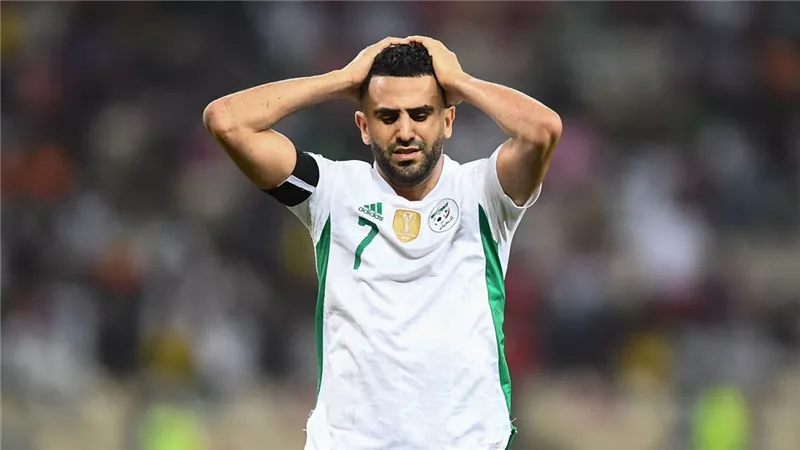 نهاية حزينة.. رياض محرز يودع أمم أفريقيا للأبد بعد سقوط الجزائر