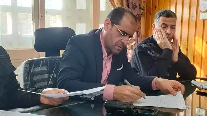 الوحدة المحلية بكفر الشيخ تناقش شكاوى وطلبات المواطنين