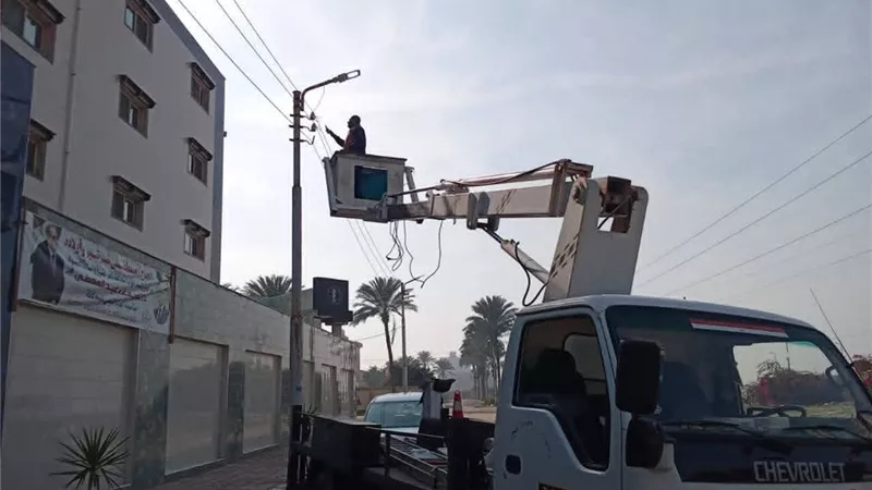 بلطيم تواصل خطتها الشاملة لتطوير وصيانة شبكة الإنارة