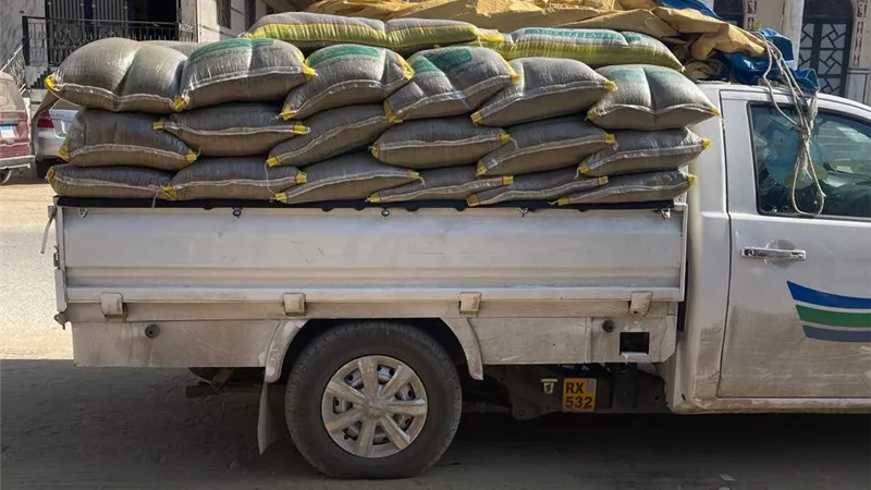 ضبط أكثر من 2.5 طن علف حيواني مجهول المصدر بالفيوم