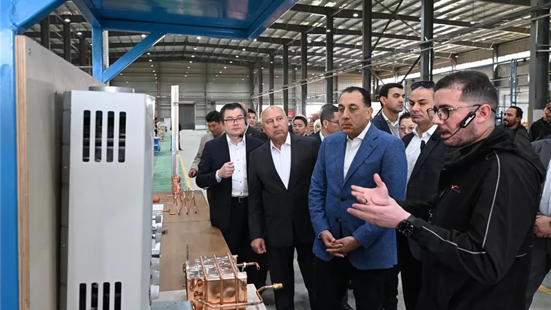 مدبولي يفتتح مصنع «فانوارد» الصيني لإنتاج سخانات الغاز