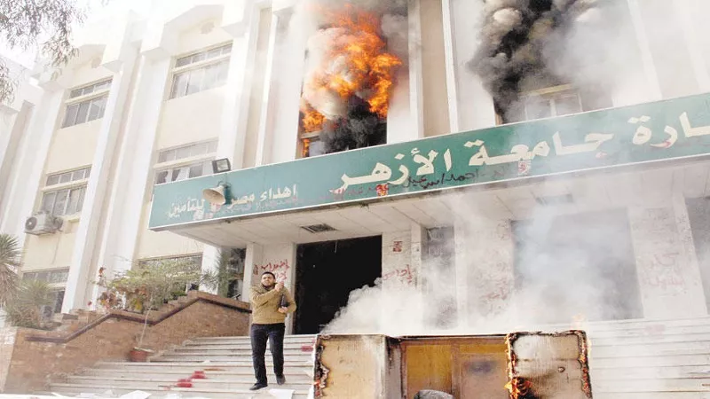أحاديث ضعيفة السبب.. كيف تستهدف الجماعة الإرهابية «الأزهريين»| فيديو