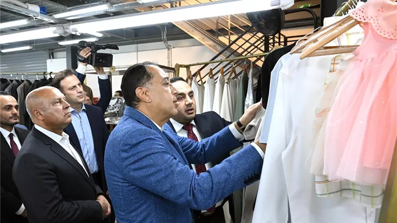 مدبولي يفتتح مصنع  للملابس الجاهزة بالسخنة باستثمارات 2.5 مليون دولار|صور
