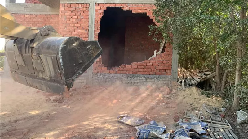 جهاز مدينة العبور الجديدة ينفذ حملة إزالة واسعة لمخالفات البناء